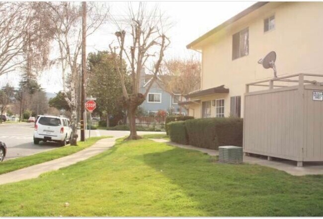 Building Photo - 129 E Latimer Ave