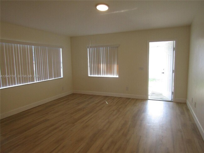 Foto del edificio - 4525-4528 28th St SW