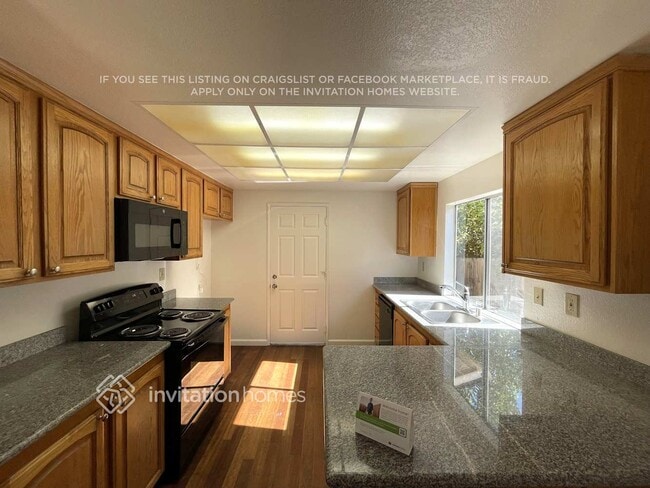 Building Photo - 2875 Georgia Dr