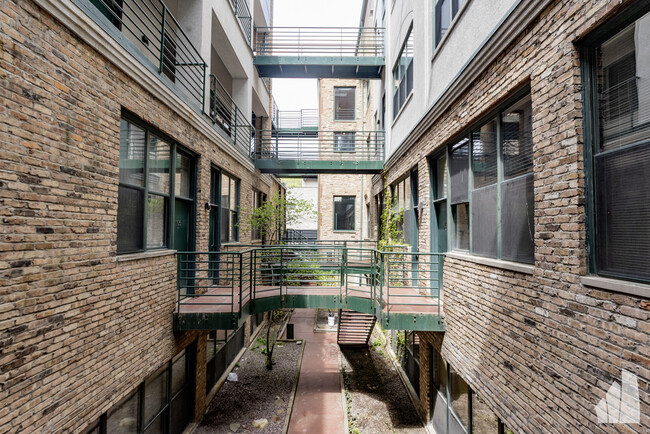 Foto del edificio - 1737 N Paulina St
