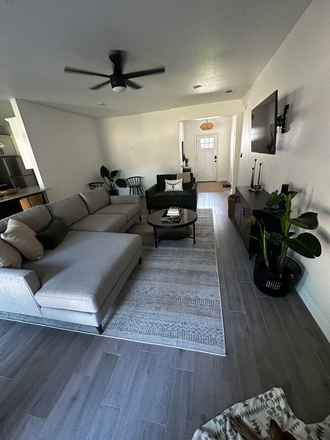 Building Photo - 4707 Llano St