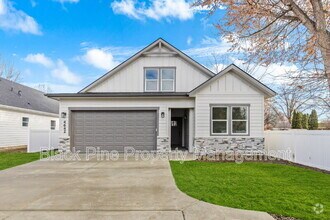 Building Photo - 4642 N Maple Grove Rd
