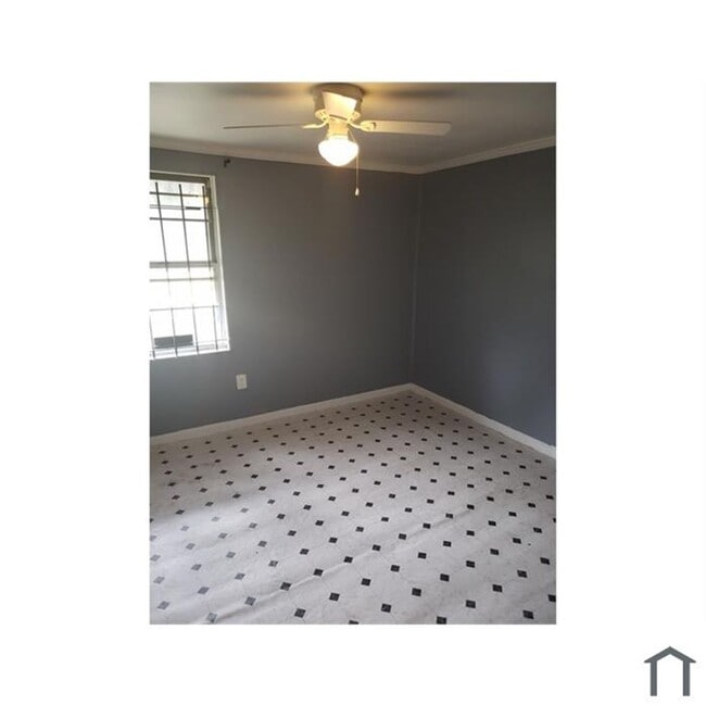 Building Photo - Property Manager