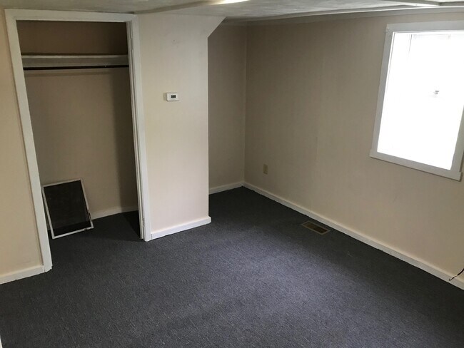 Dormitorio 2 - 121 Washington W St