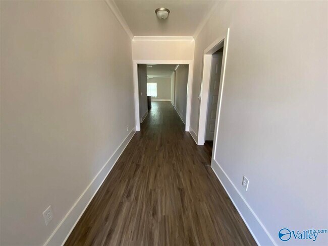 Foto del edificio - 6032 Thorntons Way Cir NW