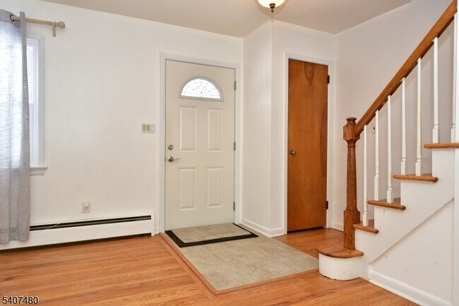 Foto del edificio - 49 Fayson Lakes Rd