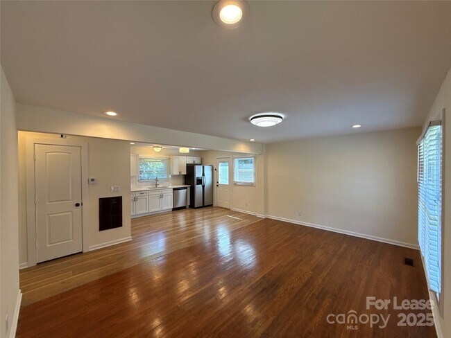 Foto del edificio - 200 Skyland Ave