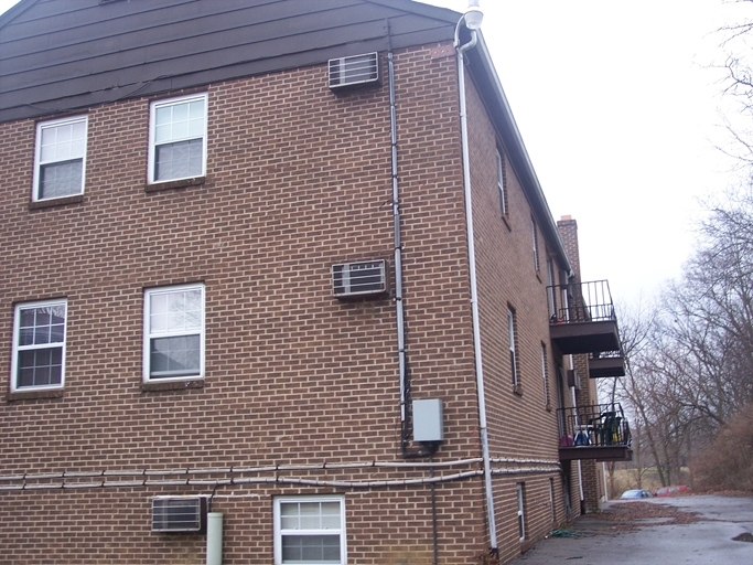 Building Photo - 206 E North St