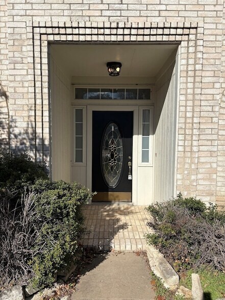 Building Photo - 4425 Hummingbird Ct