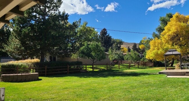 Building Photo - 13990 Berry Rd