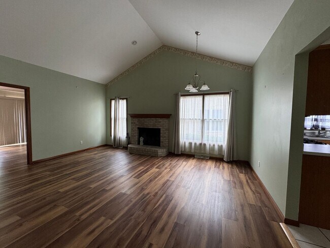Foto del edificio - Beautiful, Well Maintained Condo!
