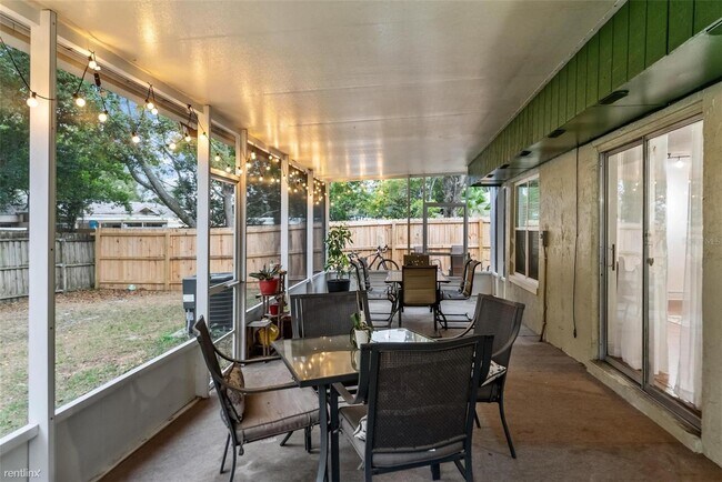 Building Photo - 3 br, 2 bath House - 211 Banyan Court