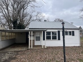 Building Photo - 2424 Van Buren Ave