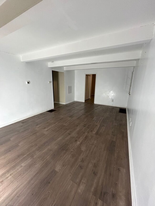 Building Photo - BELOW MARKET RENT!