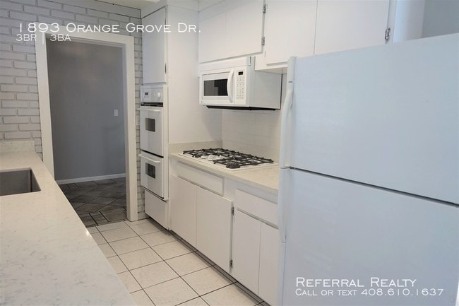Building Photo - Beautiful Cambrian Park Home!