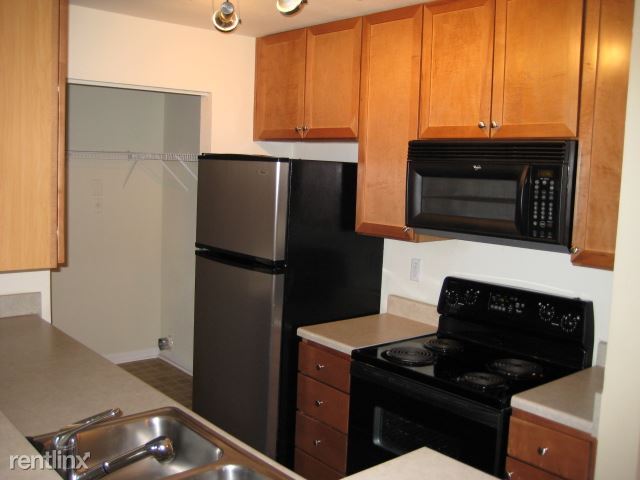 Building Photo - 267 Alexandra Dr