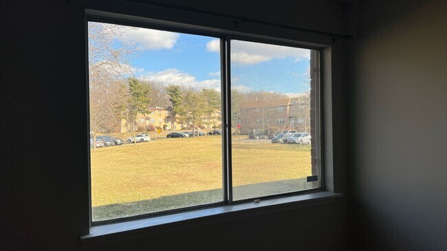 Foto del edificio - 305 College Dr