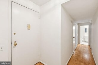 Building Photo - 1420 Locust St