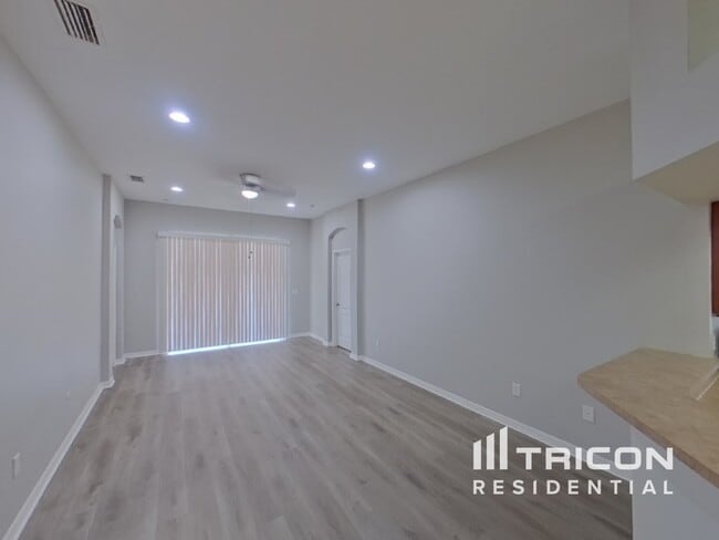 Building Photo - 11149 Rodeo Ln