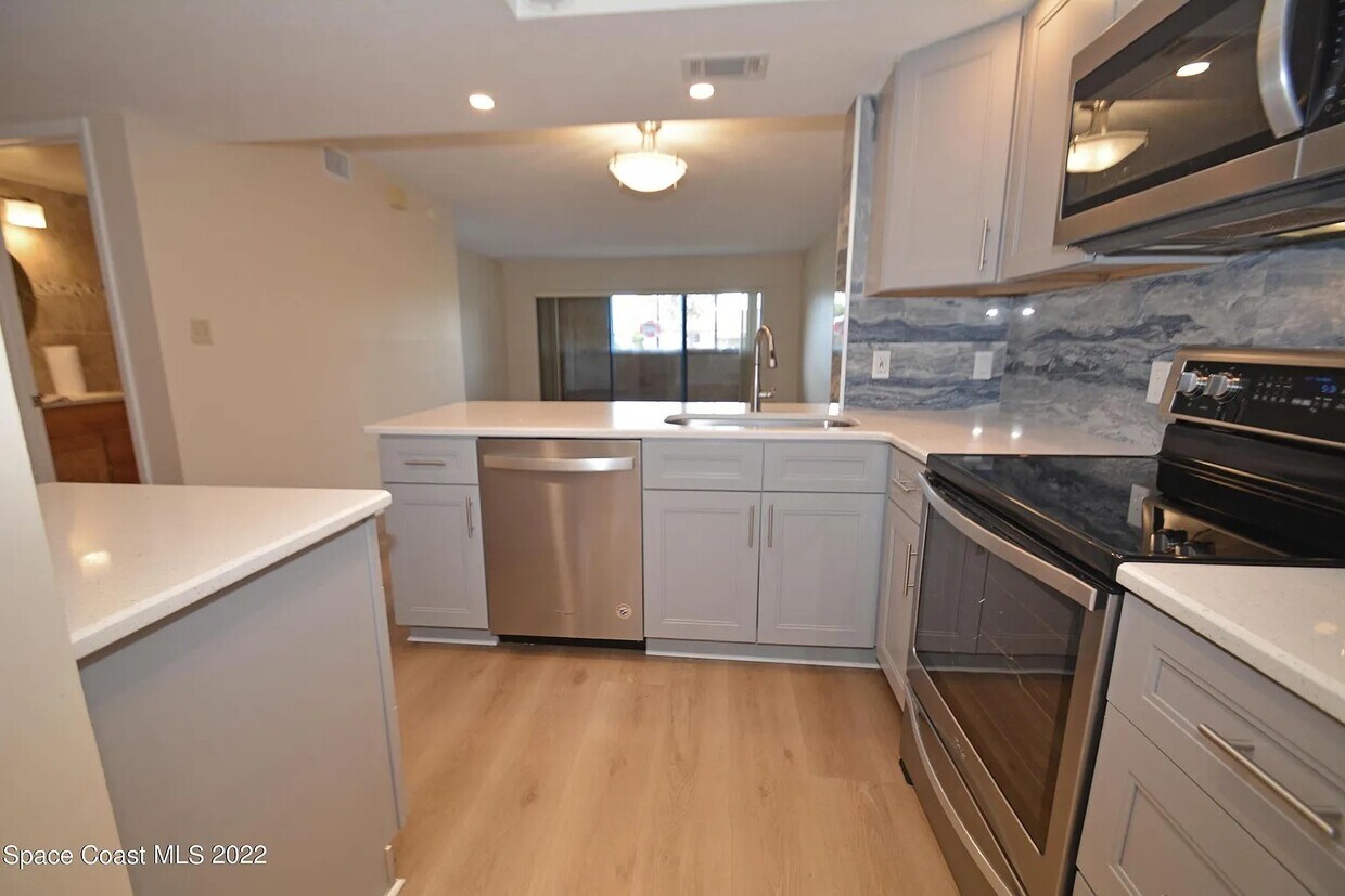 Foto principal - 1595 N Atlantic Ave