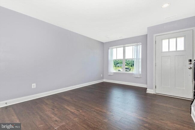 Foto del edificio - 605 E 7th St