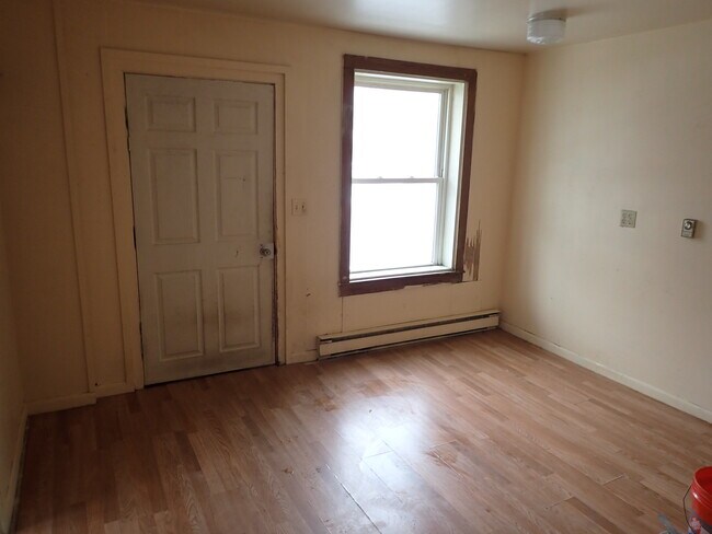 Building Photo - 105 S Catherine St