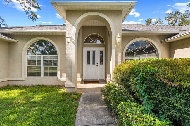 Building Photo - Beautiful 3-Bedroom Home with Private Setting & Open Floor Plan