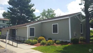 Building Photo - 360 1/2 Tokeneke Rd