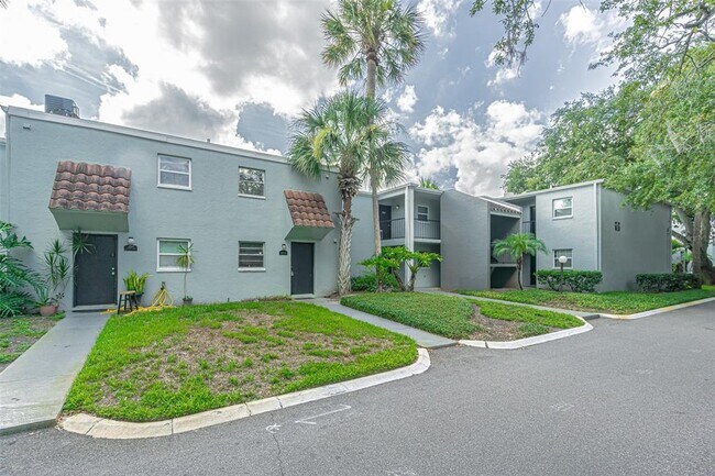 Foto del edificio - 2818 Somerset Park Dr
