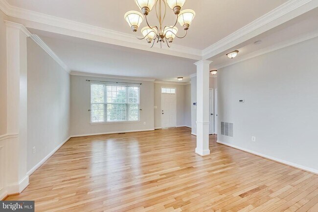Building Photo - 43537 Clivedon Ct