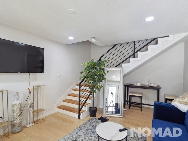 Foto del edificio - 3 Bedroom Townhome in San Antonio
