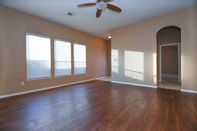 Foto del edificio - 2123 Castle Gardens Ln