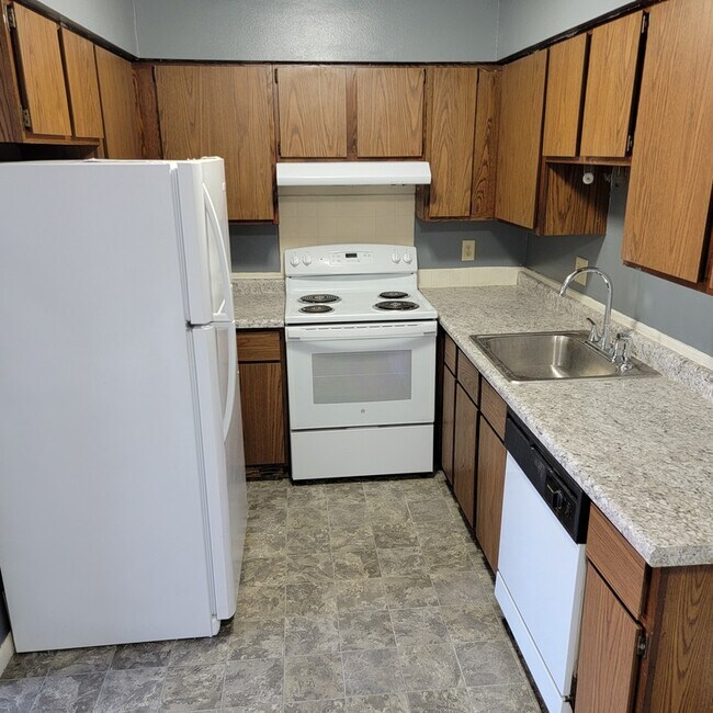Foto del edificio - 4210 Knob Hill Dr