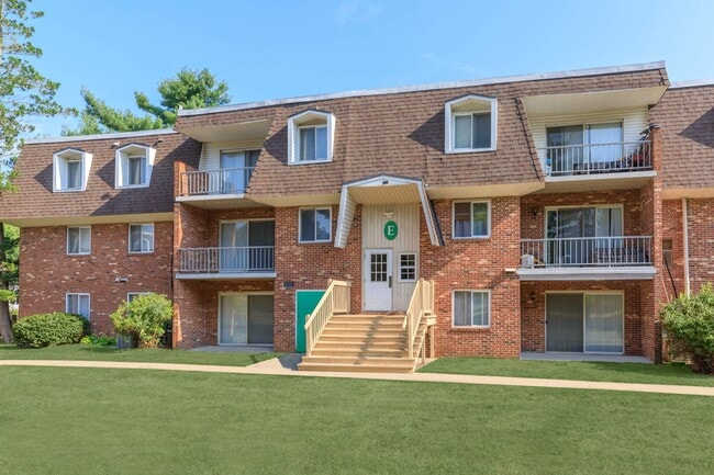 Building Photo - Dover Estates Apartments