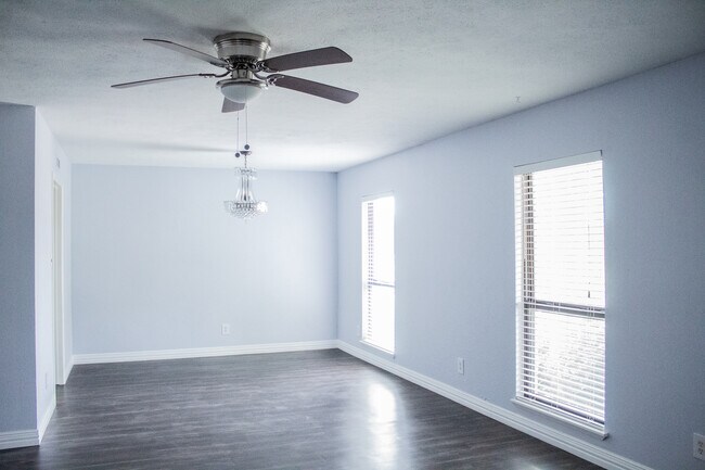 Building Photo - 2132 Meadfoot Rd