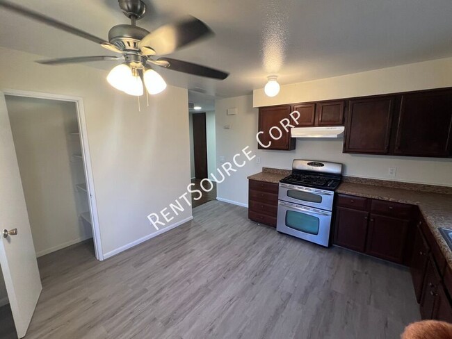 Building Photo - Gated 2 Bedroom 1 Bath Condo For Rent in P...