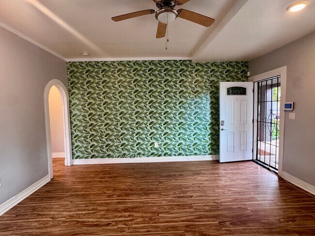 Foto del edificio - 1151 E 15th St