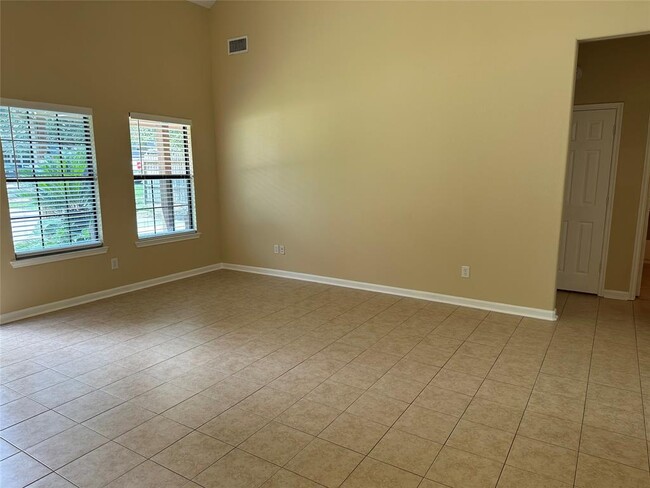 Building Photo - 1213 Oxon Run