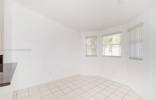 Foto del edificio - 2908 SE 17th Ave