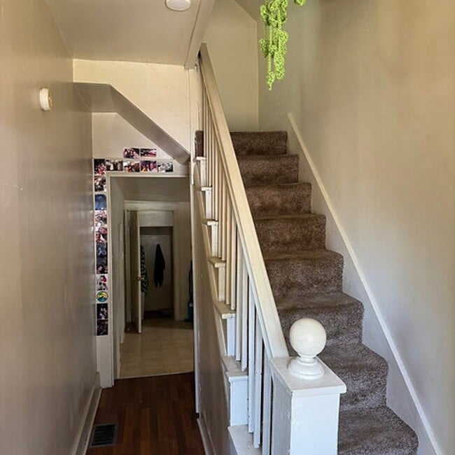 Building Photo - 319 N Elm St