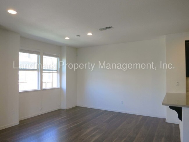 Building Photo - 1588 McCandless Dr