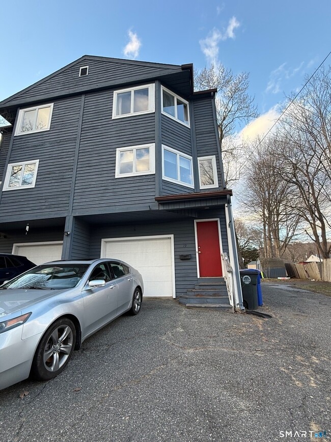 Foto del edificio - 19 Wadhams Ave