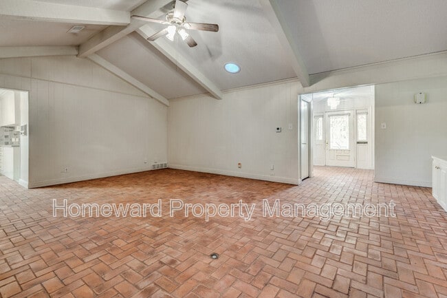 Building Photo - 1612 Canyon Oaks Dr