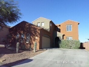 Building Photo - 12851 N Fox Hollow Dr