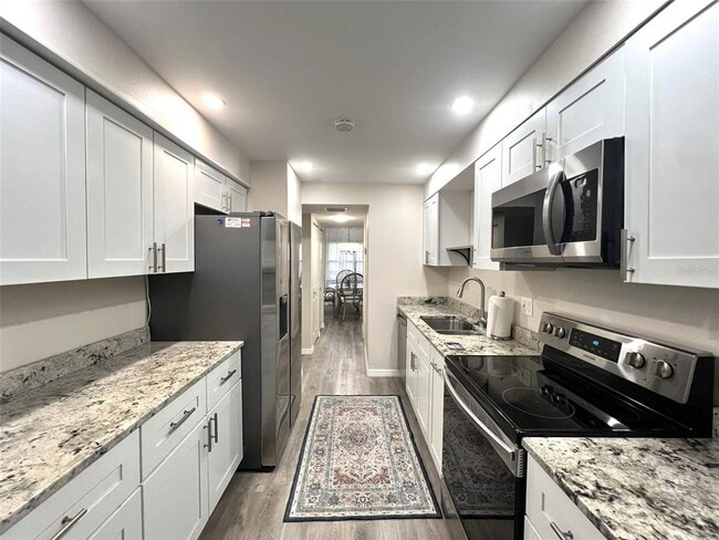 Building Photo - 425 30th Ave W