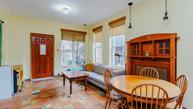 Building Photo - 4435 N Beacon St