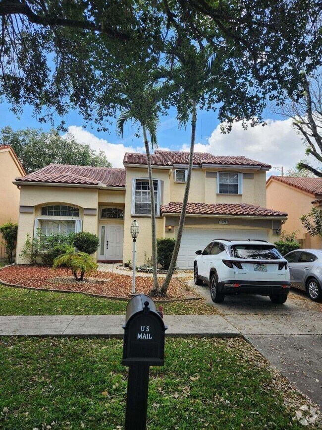 South Broward Sports Center Apartments for Rent with Hardwood Floors