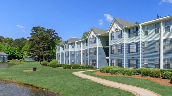Building Photo - 880 S Cobb Dr SE