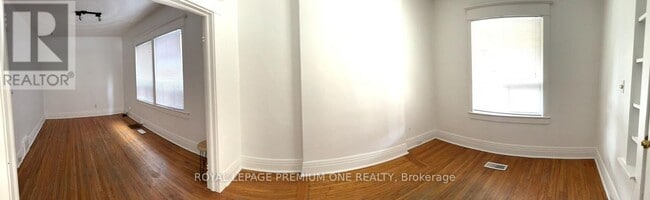 Building Photo - 2087 Gerrard St E