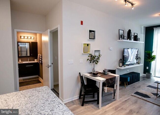 Foto del edificio - 1410 N 31st Street Unit 1B-1-215